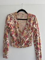 süßer Cardigan mit Blumenmuster Saarland - Kirkel Vorschau