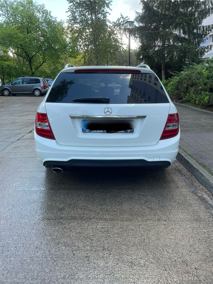 Mercedes Benz C Klasse 250 CDI AMG Paket Plus in Berlin