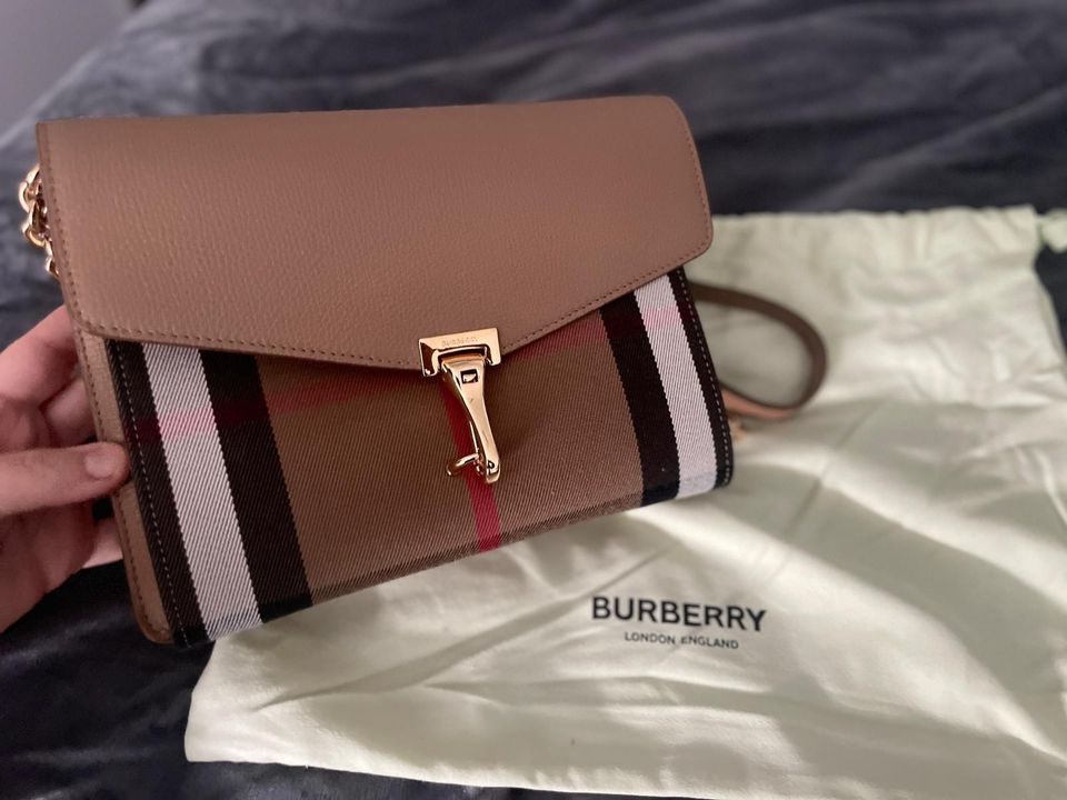 Burberry Damen Tasche in Köln