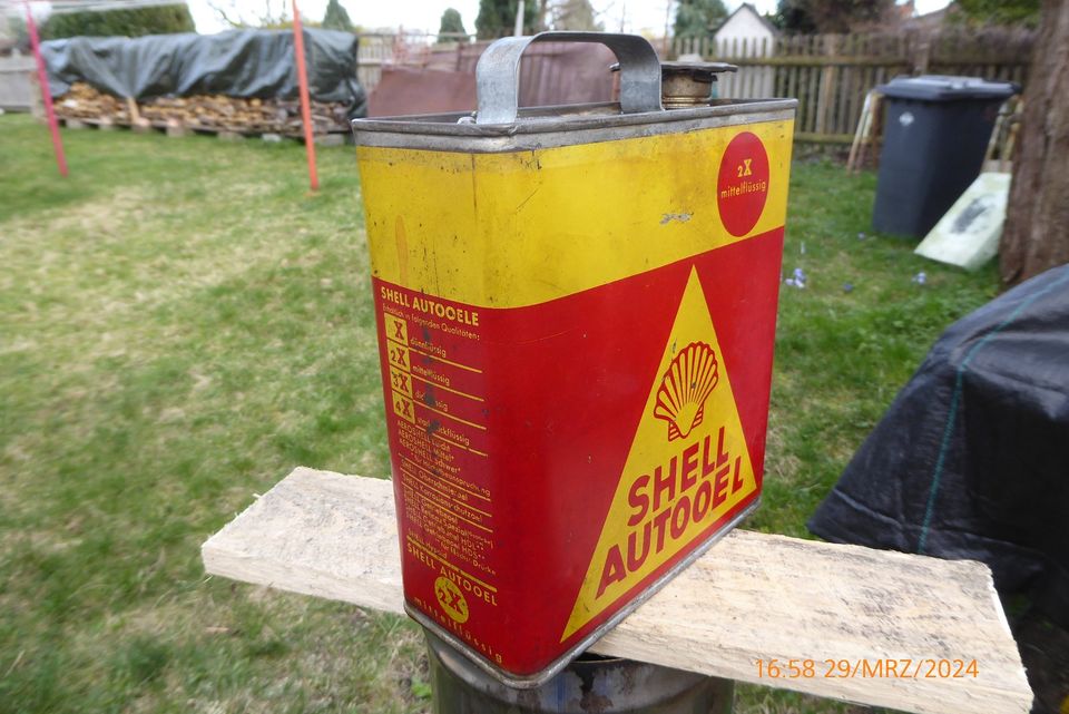 Shell Oil Can - Shell Autooel uralte Öldose in Auerbach (Vogtland)