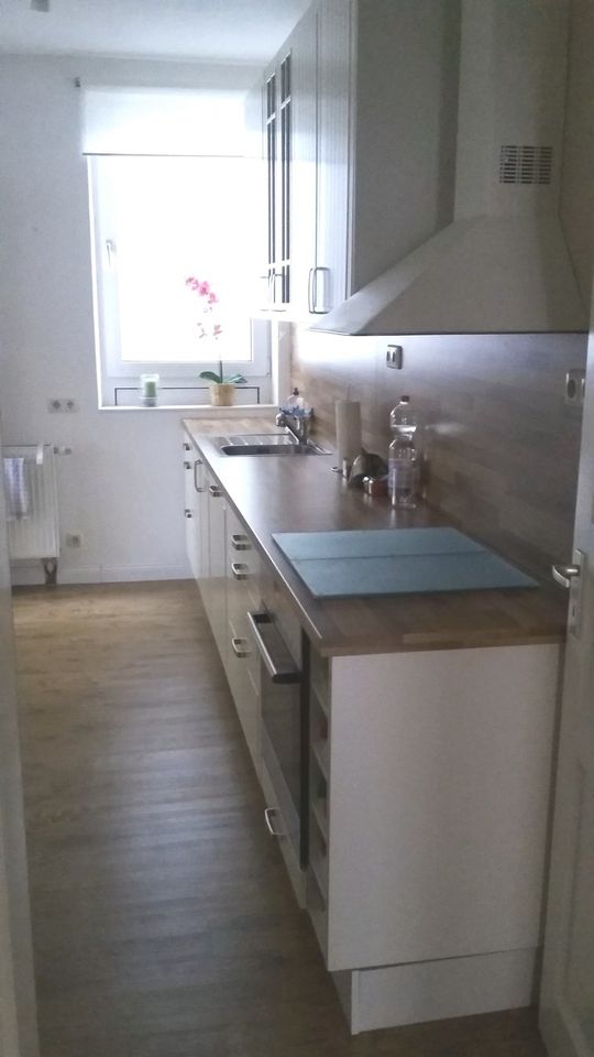 helle 3 Zimmer Altbauwohnung mit Einbauküche in Kiel