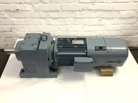 SEW EURODRIVE 3~ Getriebemotor Typ: R87 DRL132S4BE11/TF/ES7R Nordrhein-Westfalen - Korschenbroich Vorschau