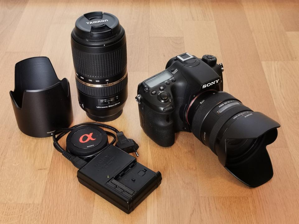 Sony Alpha 77 II (ILCA-77M2) DSLR, 16-50 f2.8, 70-300 f4-5.6 in Geilenkirchen