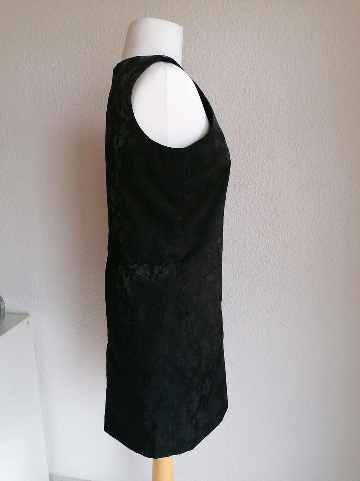 Kurzes Abendkleid Gr. 40 von Street One, Schwarz mit Muster in Wesselburen