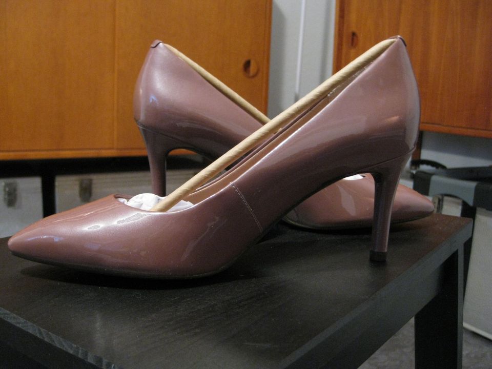 Rockport nude hotsell heels