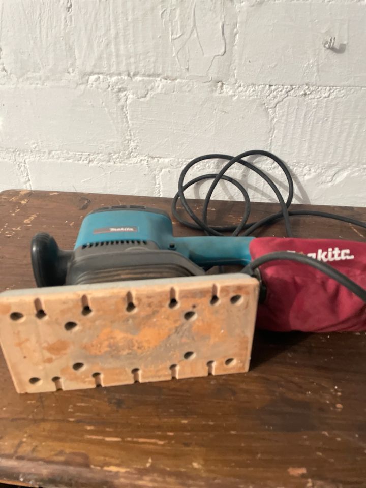 Makita 9046 Schwingschleifer 115 x 229 mm in Aachen