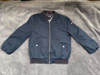 Tommy Hilfiger leichte Jacke Gr 104 Berlin - Charlottenburg Vorschau