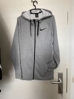 Nike DRY Sport Jacke Kapuze Taschen Training Jogger grau S M Düsseldorf - Lichtenbroich Vorschau