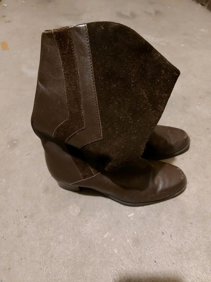 Braune Stiefel Größe 37 in Berlin