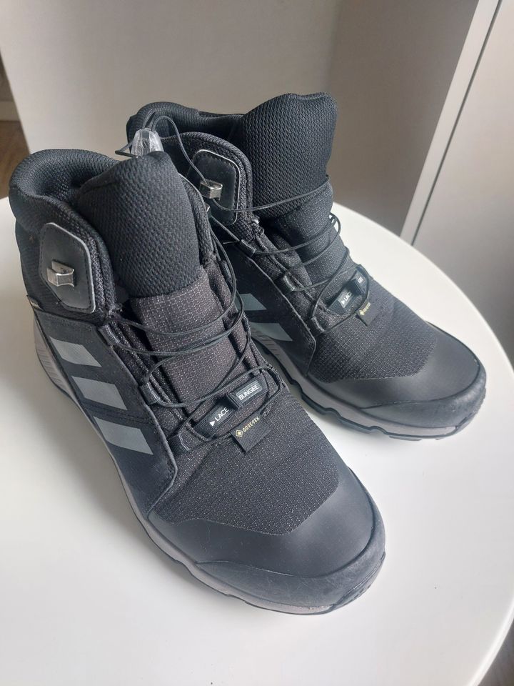 Wanderschuhe Adidas Terrex Gr. 40 schwarz Gore Tex in Reutlingen