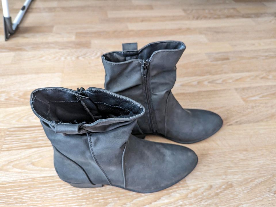 Damen Stiefel Bonprix Bpc 37 in Berlin - Hohenschönhausen | eBay  Kleinanzeigen ist jetzt Kleinanzeigen