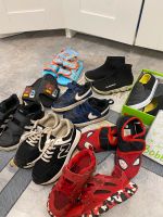 9 Paare Jungen Marken Schuhe in Grösse 26 Duisburg - Meiderich/Beeck Vorschau