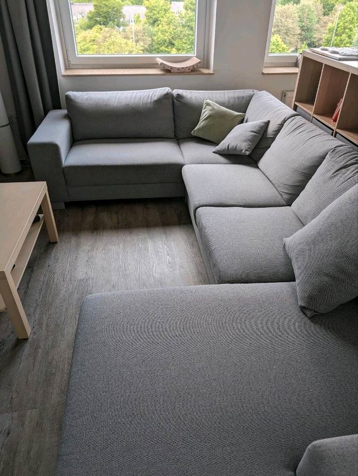 Großes Schlaf Sofa aus Robusten Stoff Haustier geeignet in Hildesheim