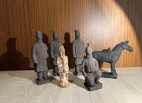 Original Terrakotta Armee, 4 Figuren und ein Pferd + Zusatzfigur Baden-Württemberg - Sindelfingen Vorschau