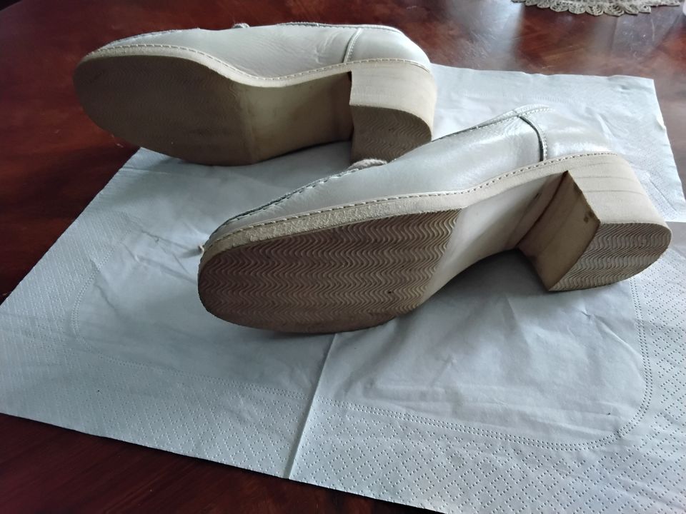 CD Schuhe, wie Waldläufer in beige, neuwertig, Echtleder in Bad Homburg