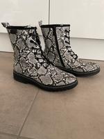 Tamaris Stiefel Boots Schlangenmuster schwarz weiß Größe 41 Bayern - Allershausen Vorschau