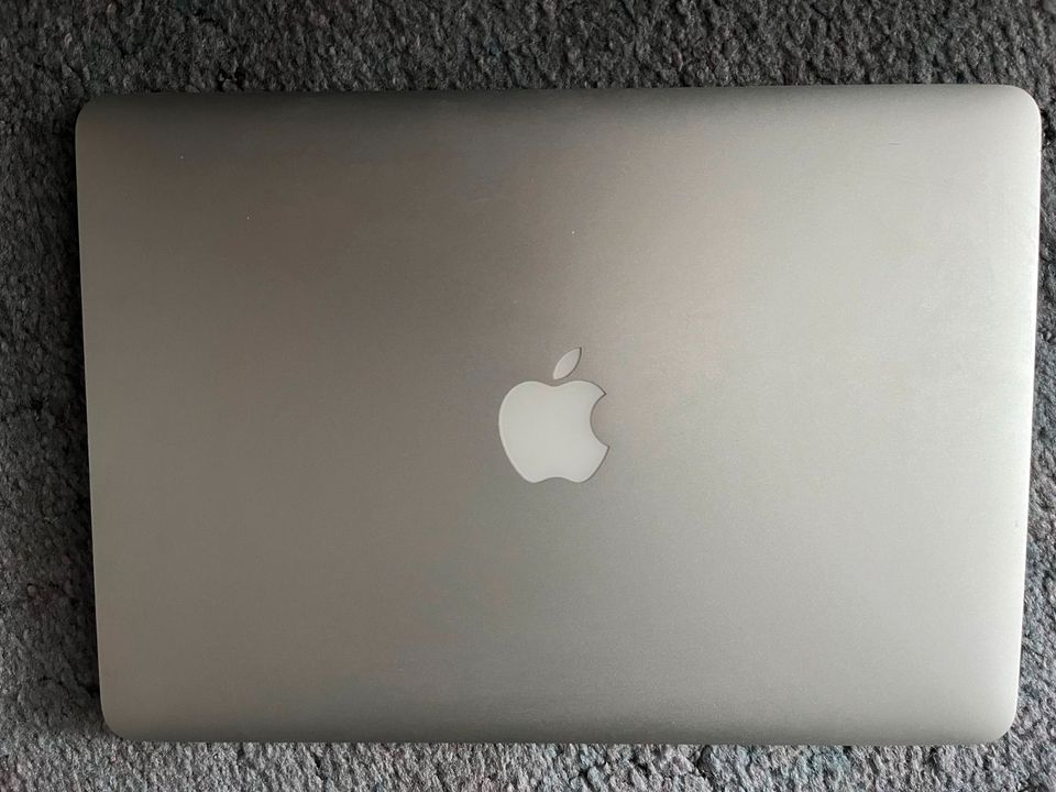 Apple MacBook Air (Modell 2015) in Garbsen