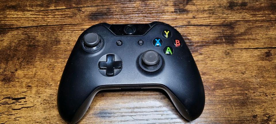 Xbox Online inkl. 2 Controller in Nürnberg (Mittelfr)