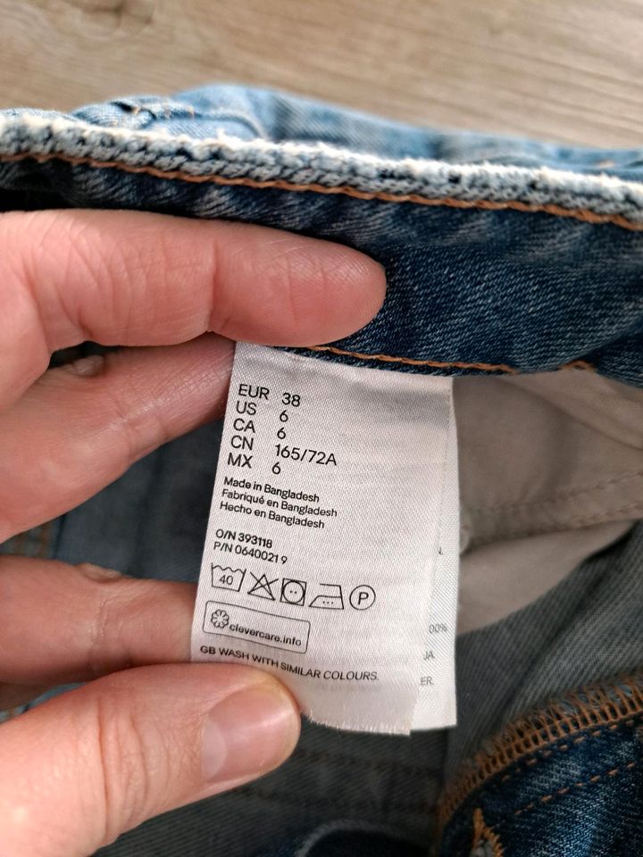 Mom Loose-fit High Ankle Jeans H&M Gr. 38/10/M in Kiel