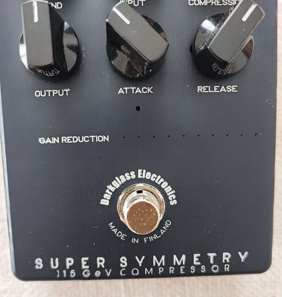 Darkglass Super Symmetry Bass Compressor LTD BK Goodby Edition in Lollar