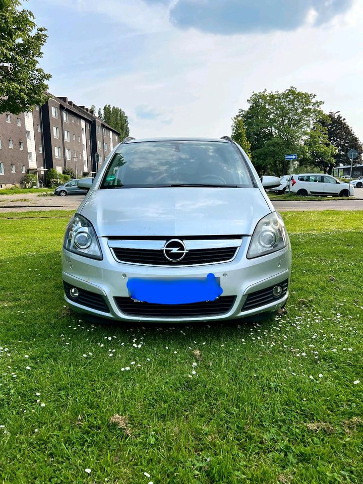 Opel Zafira 1,9 CDTI  7 Sitzer in Gladbeck