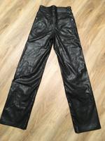 Bershka Hose Kunstleder gerader Schnitt Gr. 34 Bayern - Ichenhausen Vorschau