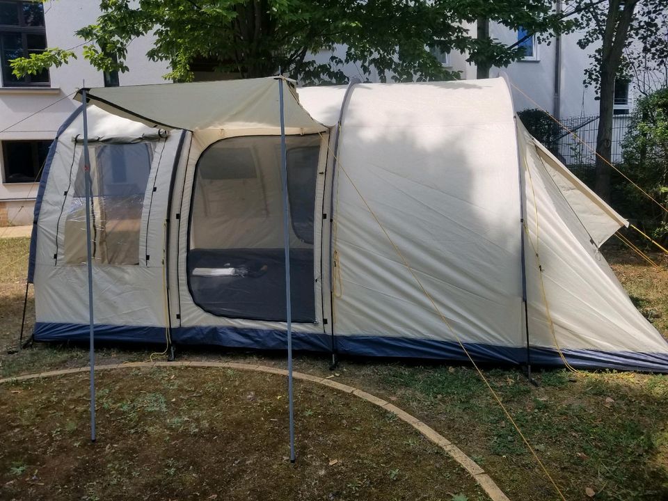 Campfeuer Tunnelzelt Zelt Camping in Leipzig