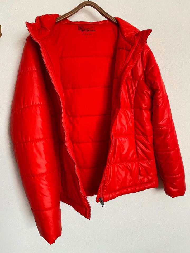 Pepe Steppjacke Winterjacke Gr. L rot, no down - keine Daunen in Achern