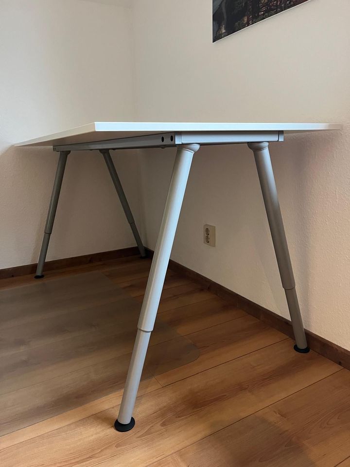 Schreibtisch Ikea Holz Höhenverstellbar Weiss Desk Tisch Esstisch in Gießen
