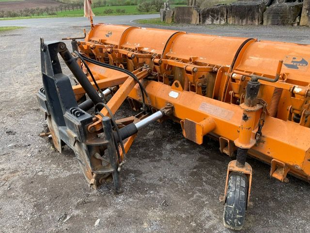 Schneeschild für Unimog in Bitburg