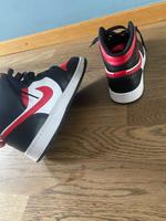 Jordan 1 mid rot Bielefeld - Schildesche Vorschau