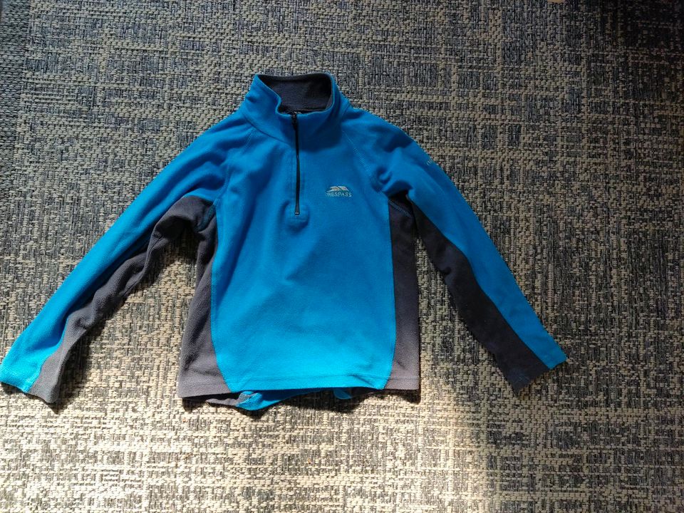 Sportpullover 122/128 in Munster