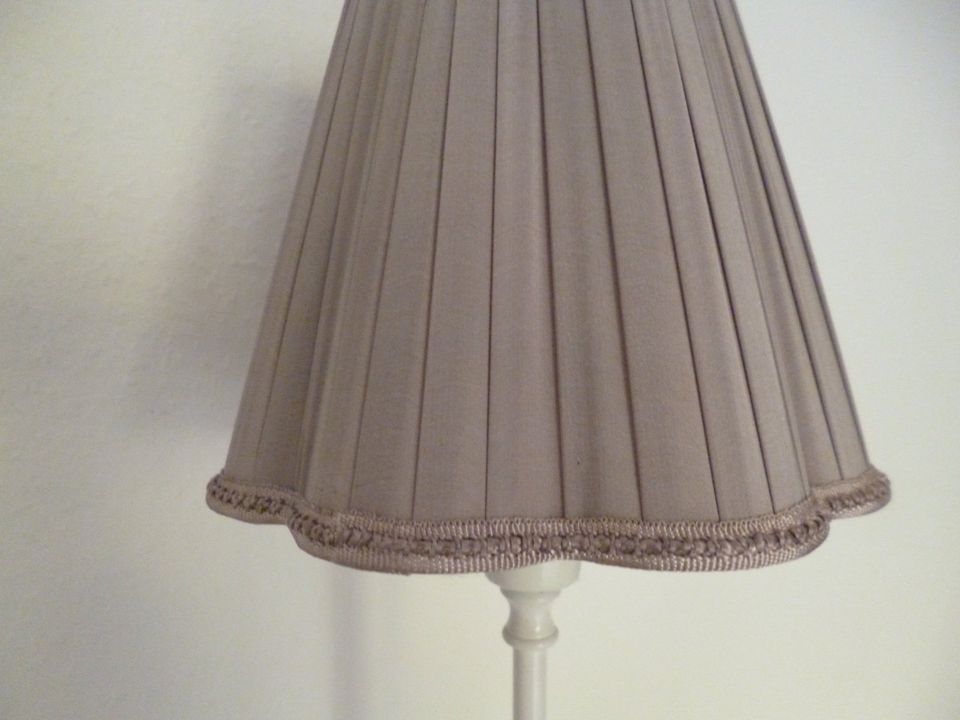 Lampenschirm aus Stoff für Tischlampe gefältelter Schirm in Dossenheim