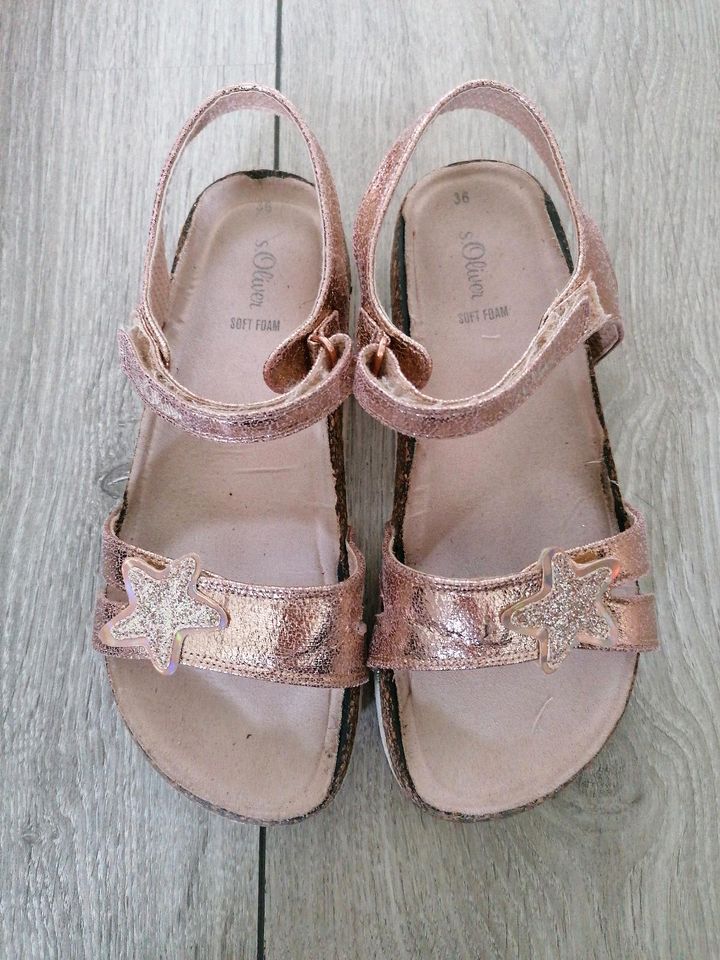 Sandalen Gr 35 - 36 Stern Gold Glitzer von s. Oliver in Baden-Württemberg -  Offenburg | Gebrauchte Kinderschuhe Größe 35 kaufen | eBay Kleinanzeigen  ist jetzt Kleinanzeigen