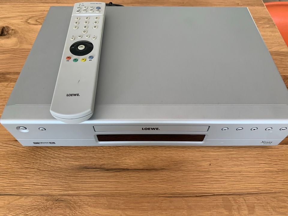 Loewe DVD Player Xemix 8122DA + (80DVD‘s) in Betteldorf
