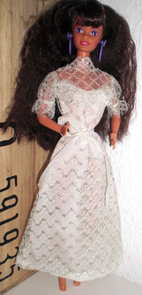 Barbie Kleider Glitzer Vintage in Oberursel (Taunus)