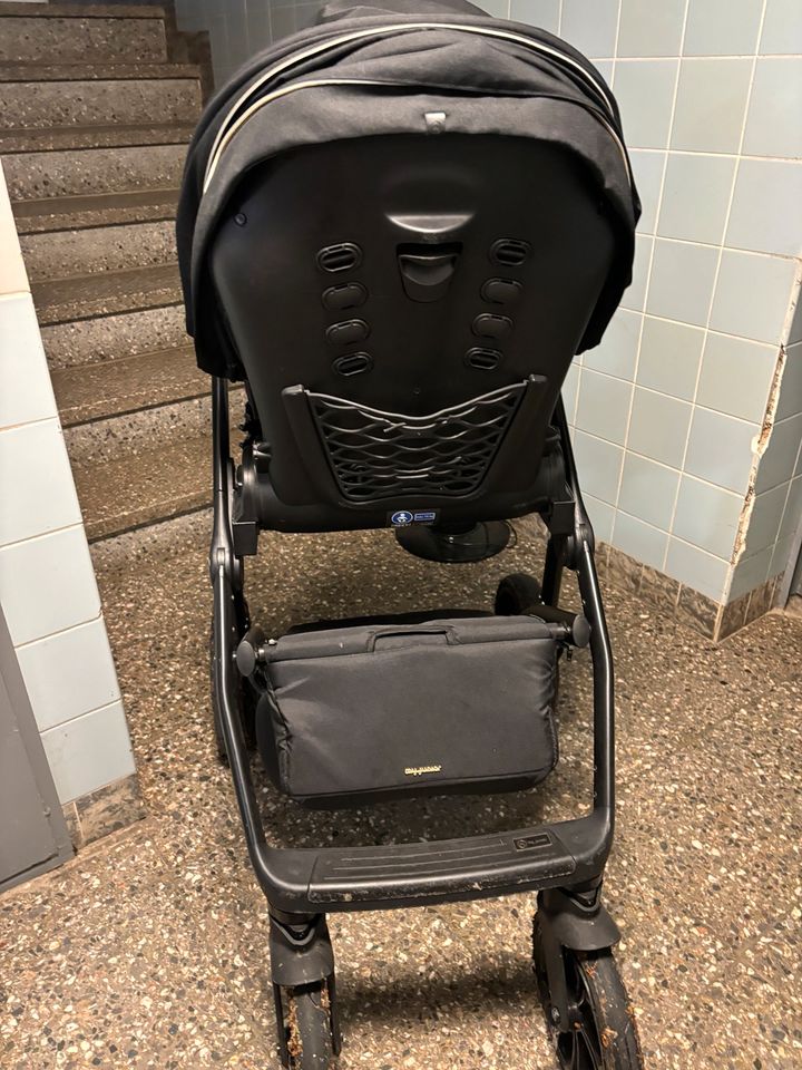 my junior® VITA unique² - Farbe : Black Kinderwagen in Pulheim