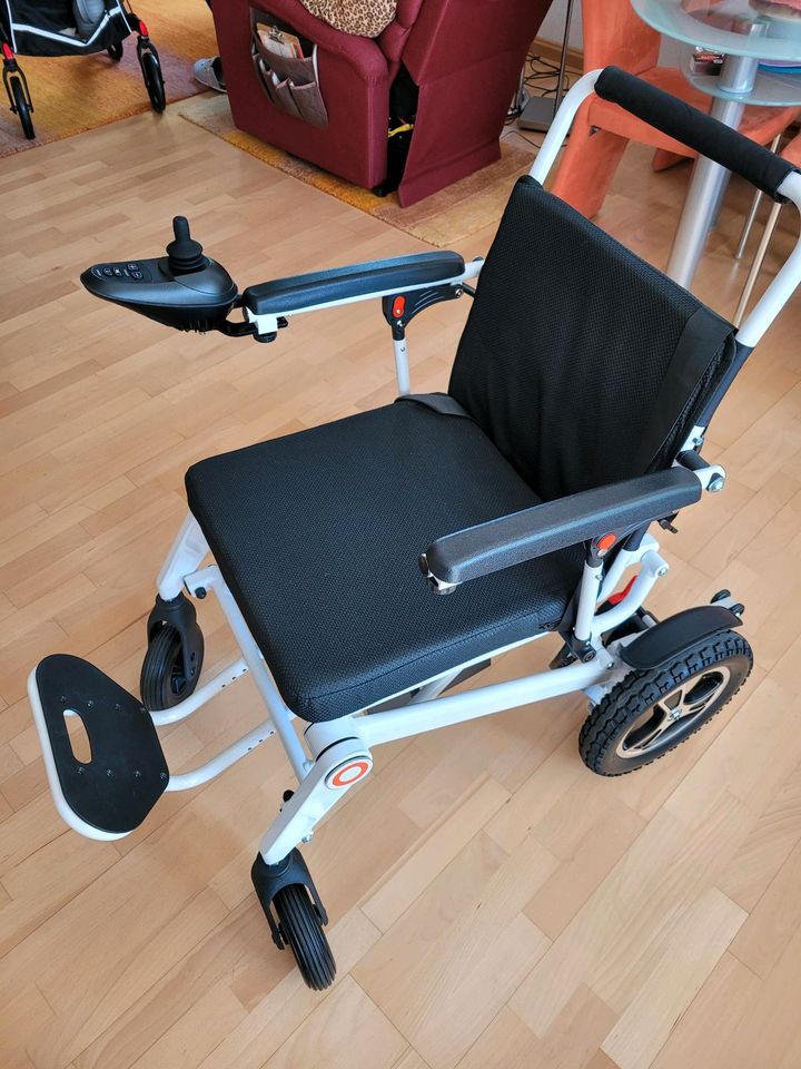 Leichte elektrische Rollstühle für Erwachsene mit 2 Batterien in Hattingen