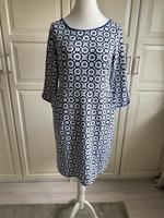 Boden Freizeitkleid Gr.40 UK14 Petit Mecklenburg-Vorpommern - Wismar Vorschau
