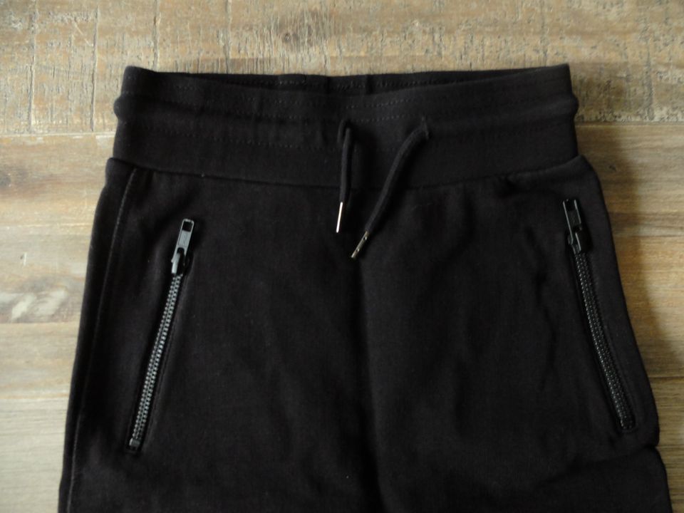 Molo Sweatshorts / kurze Hose Gr. 110 in Jena