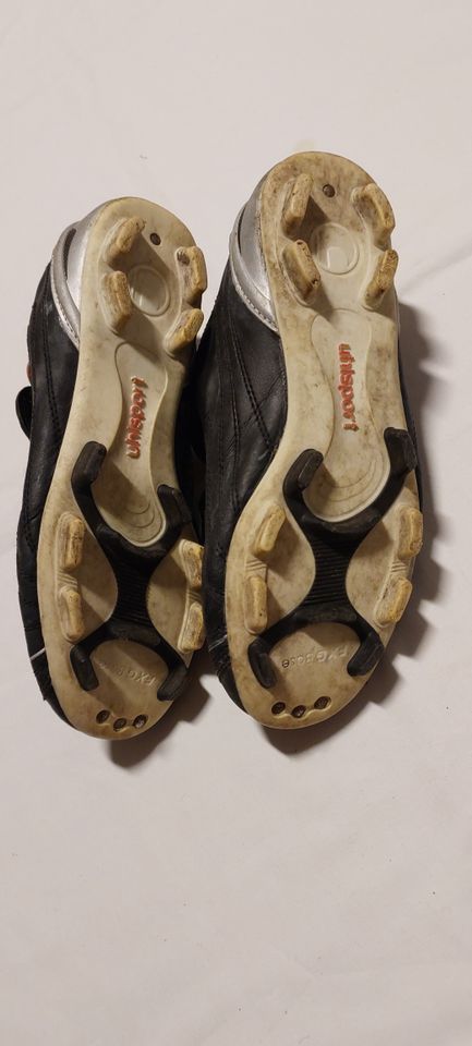 UHLSPORT Fußball Schuhe Gr. 38 in Bad Tölz