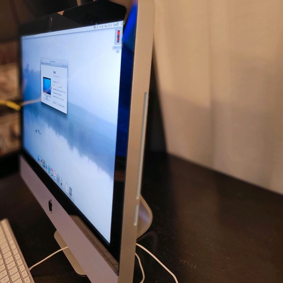 iMac 21,5 Zoll, Mitte 2011 in Wiesbaden