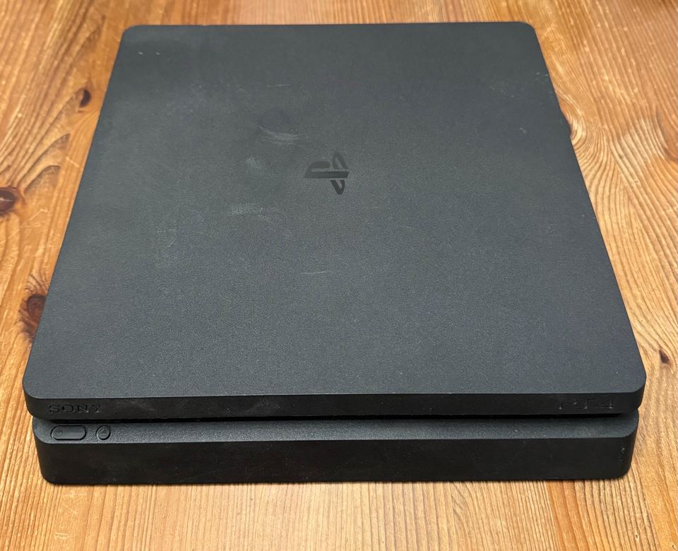 PlayStation 4 Slim 1 TB (FIFA 20 Bundle) in Siegburg