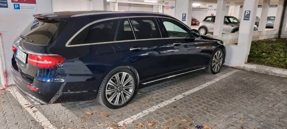 Mercedes-Benz E 400 Vollaustattung Pano/Distr./Burmester/Massage in Starnberg