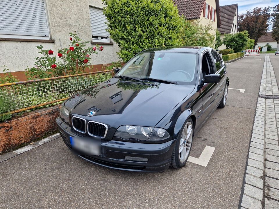 BMW BMW 330d e46 Schalter TüV neu in Singen
