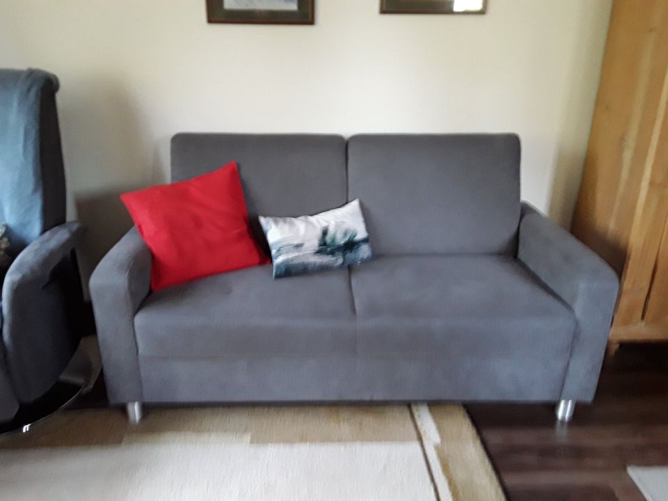 Sofa neuwertig in Niederalteich