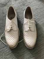 Heller Schnürschuh aus Ledergeflecht,Gr.40 Berlin - Charlottenburg Vorschau