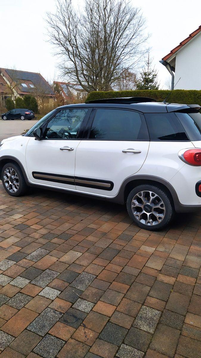 Abbildung des Autos Fiat 500L Trekking 1.4 T…