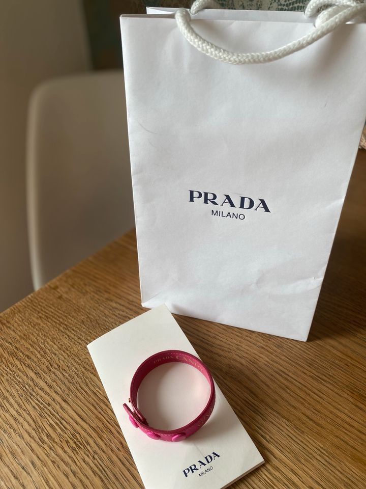 Prada Armband pink Logo Gold verstellbar Leder Geschenktüte in Dortmund