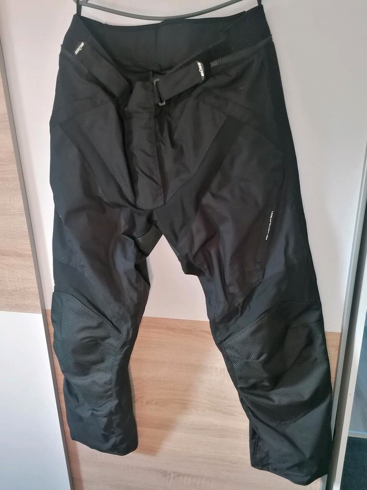 Büse Motorradhose Neuwertig 2XL in Aurich